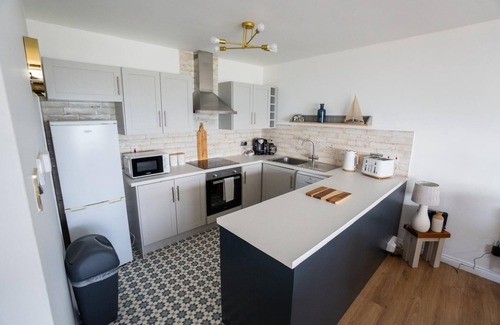 Carrickfergus Apartment | Ocean front 2-bed penthouse apartment in Carrickfergus with stunning views.