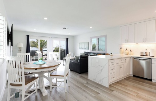 Leucadia House | Ocean Front Beacons Beach, Amazing View, Surfboard