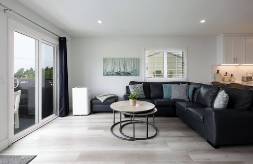 Leucadia House | Ocean Front Beacons Beach, Amazing View, Surfboard