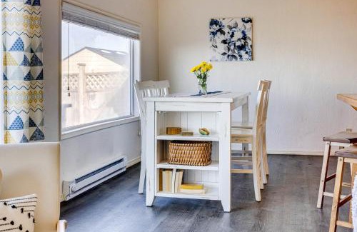 South Beach House | Ocean Front Duplex with Views! Dog Friendly -Surfside Cottage North