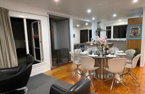 Rewa House | Ocean Front East End Beach House