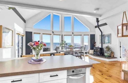 Scituate House | OCEAN FRONT HOUSE!