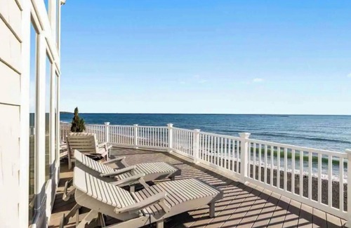 Scituate House | OCEAN FRONT HOUSE!