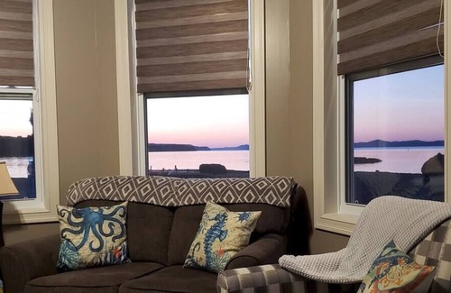 Springdale Ski Chalet | Ocean Front Property - Ocean BreeZzzz Chalet