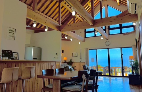 Shoshi House | Ocean Hills Villa on the hill where you can feel t/Kunigamigun Okinawa