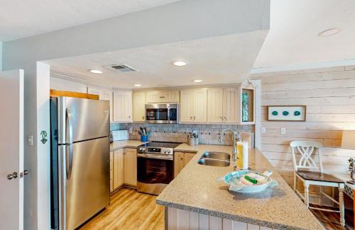 East End Apartment | Ocean Mile G-3
