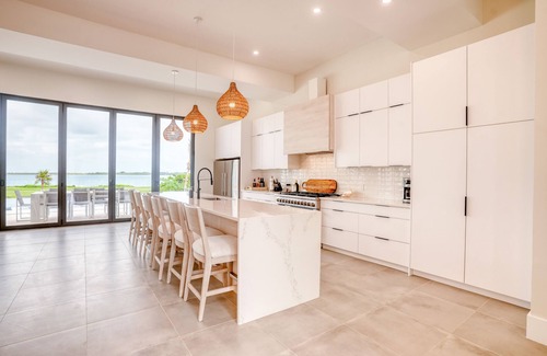 Tar Bay Villa | Ocean Oasis Villa - Luxury Villa + Full Concierge!
