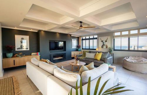 Hermanus City-Centre Apartment | Ocean Penthouse Apartment, Hermanus Waterfront