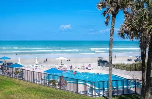 New Smyrna Beach Apartment | Ocean Pool view I Beach front I Near Flagler 2BR