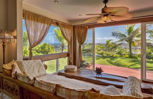 Kaimu Apartment | Ocean Temple: Oceanfront, A/C, 500 ac.State Land in Backyard!