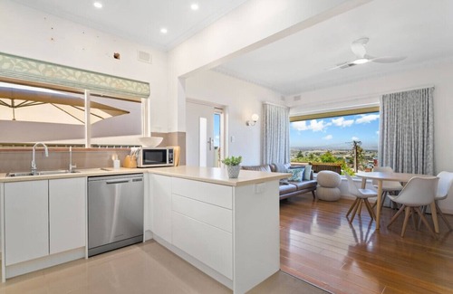Port Noarlunga House | Ocean view at Beach front Port Noarlunga