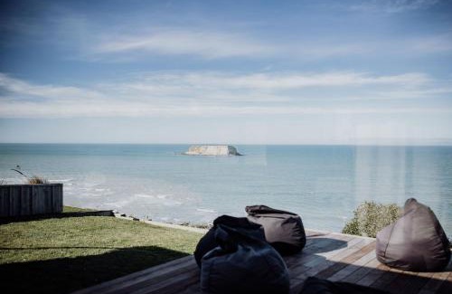 Hurunui District House | Ocean View Bach