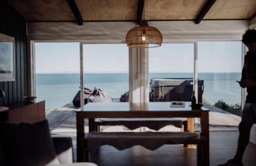 Hurunui District House | Ocean View Bach