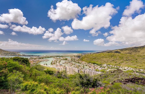 Hawaii Kai House | Ocean View Cottage if rented with Main House can sleep up to 11 guests