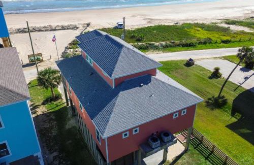 Crystal Beach House | Ocean View Easy Breezy Crystal Beach Getaway!
