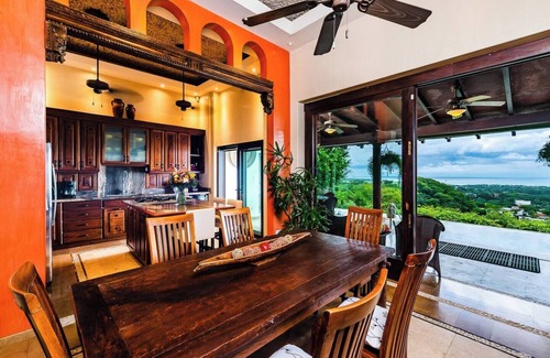 Tamarindo House | ♛Ocean view Infinty Edge Pool with in-law suite♛