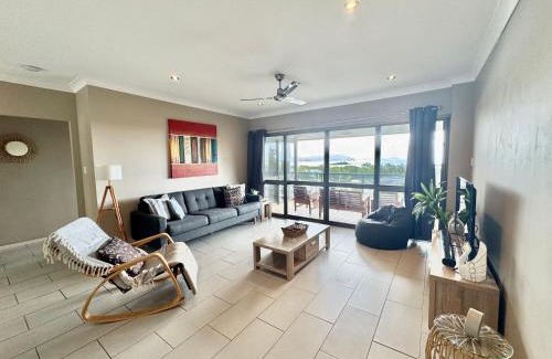 Cannonvale Apartment | Ocean View Retreat on Eshelby