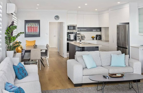 St. Heliers House | Ocean View Spacious 5BR Retreat for Families