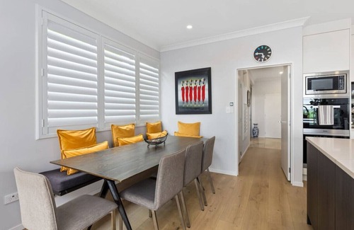 St. Heliers House | Ocean View Spacious 5BR Retreat for Families