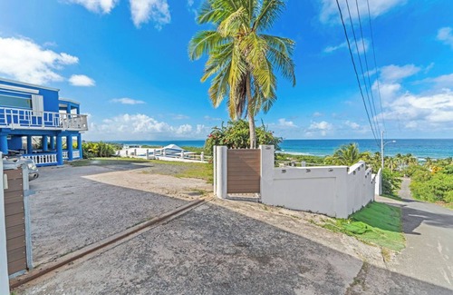 Villa Borinquen House | Ocean View & walk 5 min to beach, Pool Table, Ping Pong, Arcade Games 5Bd-4 Bth