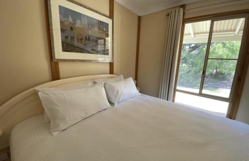 Prevelly House | Ocean View walk to the beach & Surfers Point - Margaret River Properties
