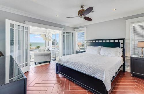 Del Mar House | Ocean View with Pool Casa de Joy Dos upstairs unit