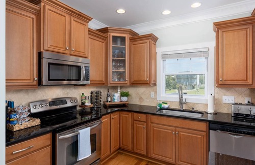 Long Beach House | Ocean Views, Large Decks, Dog Friendly, Fenced Yard, Screened in Porch, Fire Pit