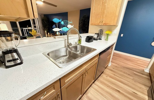 Redondo Beach Apartment | Oceanfront 1 BR w/Pool and Heated Pool