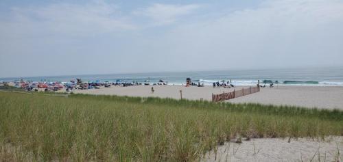 Osbornsville Apartment | Oceanfront 2-Level Guest Suite + Private Beach + Pool