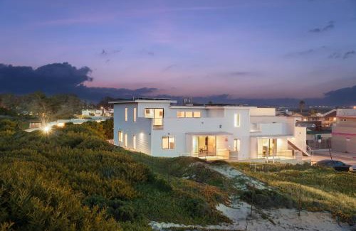 Oceano House | Oceanfront 2BR Rooftop Deck Beach Access Strand Way B