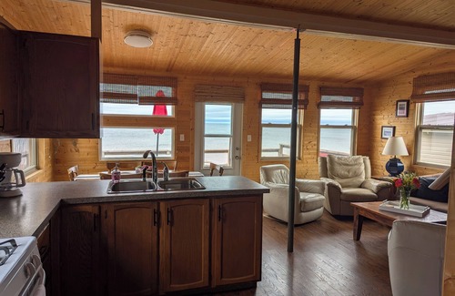 Port Howe Cottage | Oceanfront Bliss in Port Howe – Beach at Your Doorstep