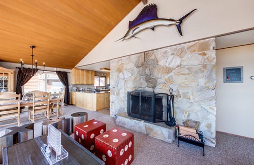 Gleneden Beach House | Oceanfront, dog-friendly house with deck, private hot tub & stunning views