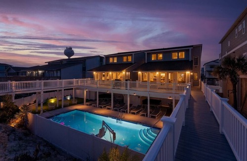 Ocean Isle Beach House | Oceanfront Free EV charger & GolfCart, Pool