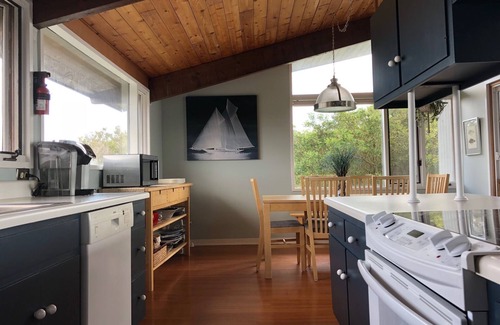 Pine Knoll Shores House | Oceanfront Home with Coastal Charm
