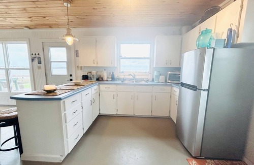 New London Cottage | Oceanfront Jewel Getaway! PEI oceanfront cottage just minutes from Cavendish.