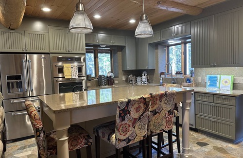South Gouldsboro Cabin | Oceanfront Log Cabin “Great Timbers”