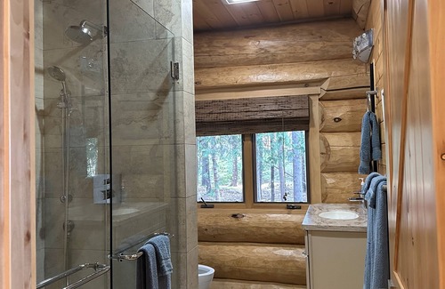 South Gouldsboro Cabin | Oceanfront Log Cabin “Great Timbers”
