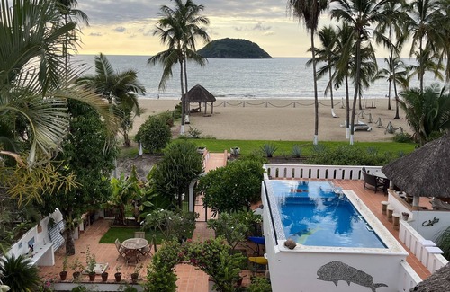 Rincon de Guayabitos Apartment | Oceanfront studio apartment