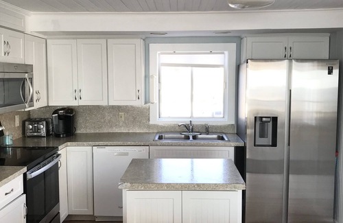 Old Saybrook House | Oceanfront Oasis Spacious 3-Bedroom, 2-Bath Retreat for 12 Linens Included
