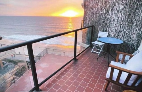 South Redondo Apartment | Oceanfront oasis