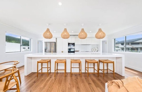 Yeppoon House | Oceans 11 - Executive Beachfront Property Yeppoon