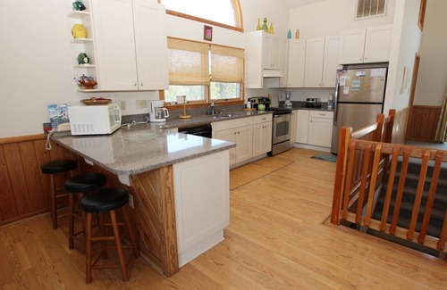 Duck House | Oceanside, 5 BRs, Dog Welcome, Close to Shopping, SCH132, Sue's Seahouse