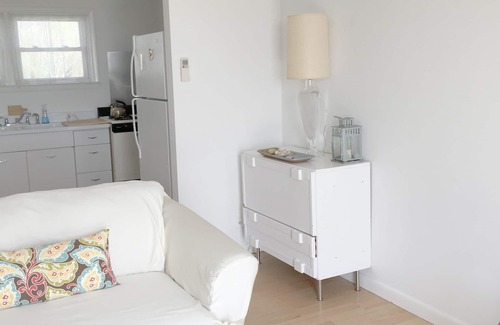 Montauk Hotel | Oceanview Chic Alcove Studio, walk to Town/Beach Pass