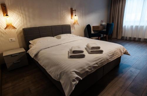 Sugag House | Odaia Vanatorului