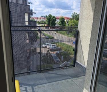 Bialoleka Apartment | Odkryta Warszawa! - prywatne mieszkanie, samodzielne zameldowanie, private studio balcony, free wifi, smart tv 55", parking, self check in - Warsaw North