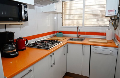 Badalona Apartment | OFFER, SPACIOUS confortable 3 BEDROOMS , CLIMATISSATION + FREE WIFI
