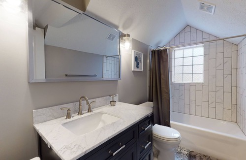 Morton Meadows House | Oh! The Places You'll Go! Midtown Pet-Friendly 3-Bed Near Med-Center