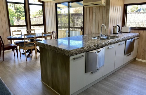 Ohope House | Ohope Beach House 3min stroll to the Beach or Harbour