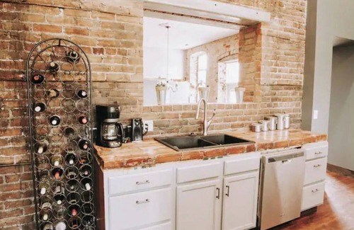El Paso Villa | Old Bank Building in Quaint Downtown