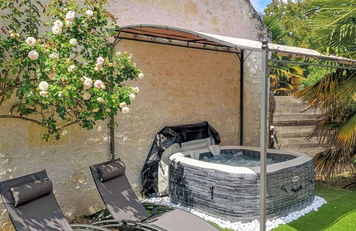 Crouzilles House | Old charming Touraine house, completely renovated, surrounded by trees and enclosed.